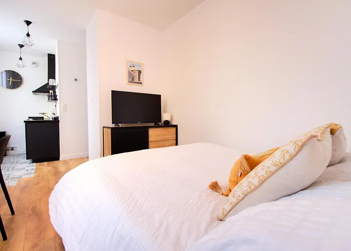 L'atelier Maritime, 2min Ferry & La Cite De La Mer, Cherbourg, Intendance Luxury Host Apartment *